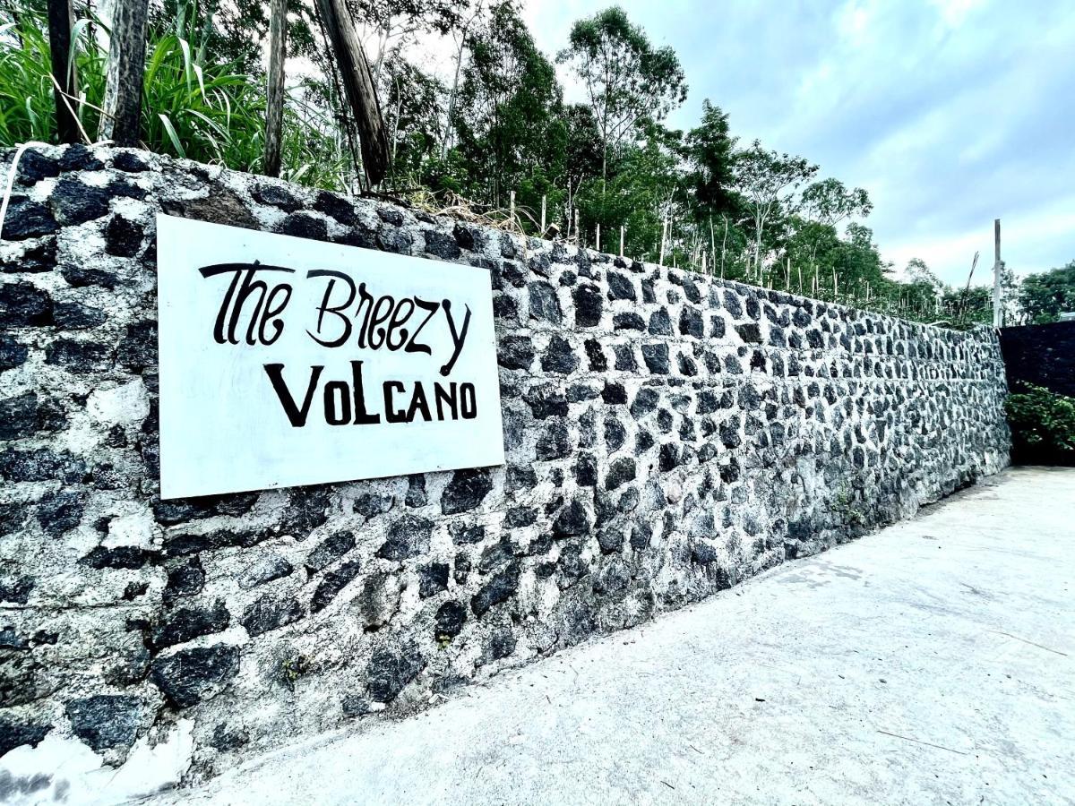 The Breezy Volcano กินตามานี ภายนอก รูปภาพ