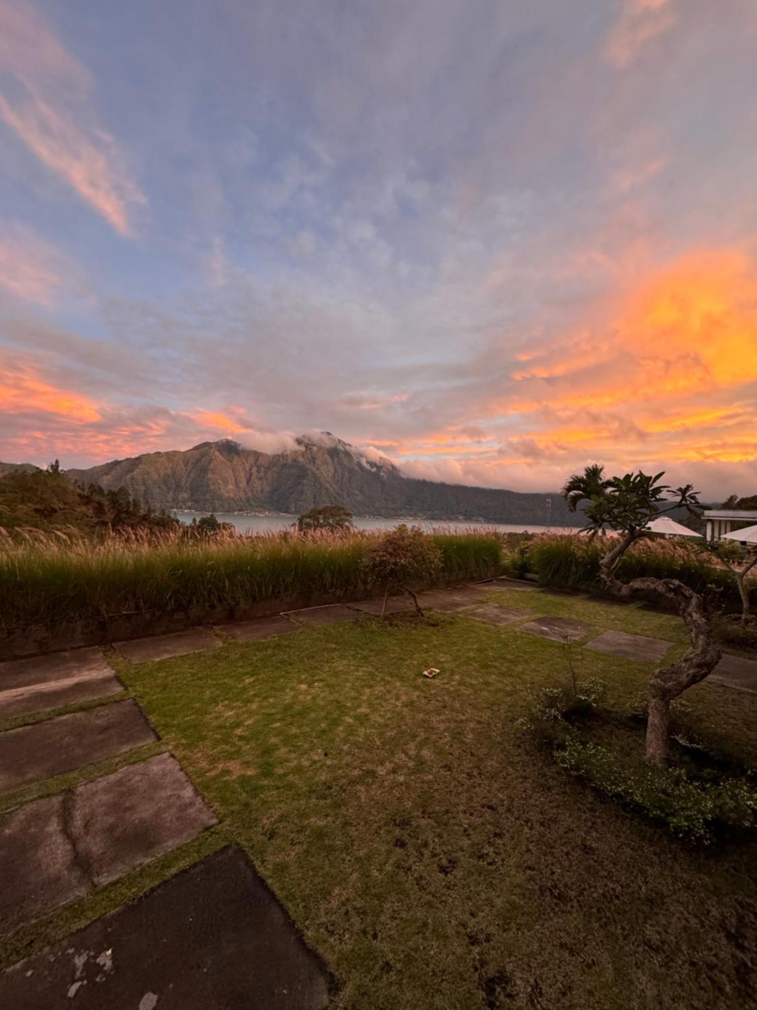 The Breezy Volcano กินตามานี ภายนอก รูปภาพ